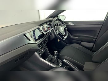 Used Volkswagen Polo 2019 for sale - 76312554: Photo 2