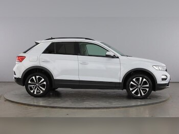 Used Volkswagen T-Roc 2021 for sale - 77270911: Photo