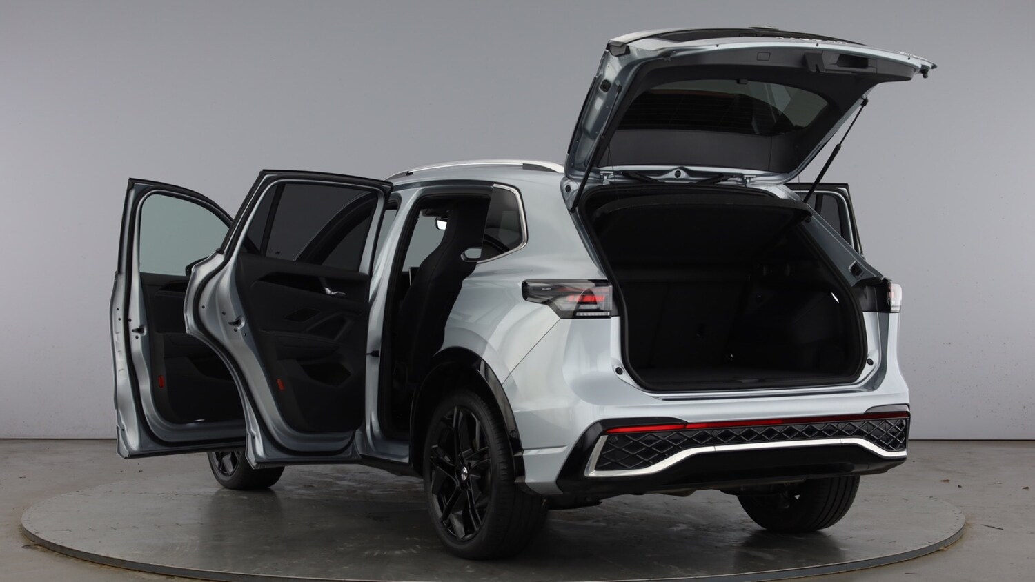 Used Volkswagen Tiguan 2025 for sale - 77619219: Photo 12