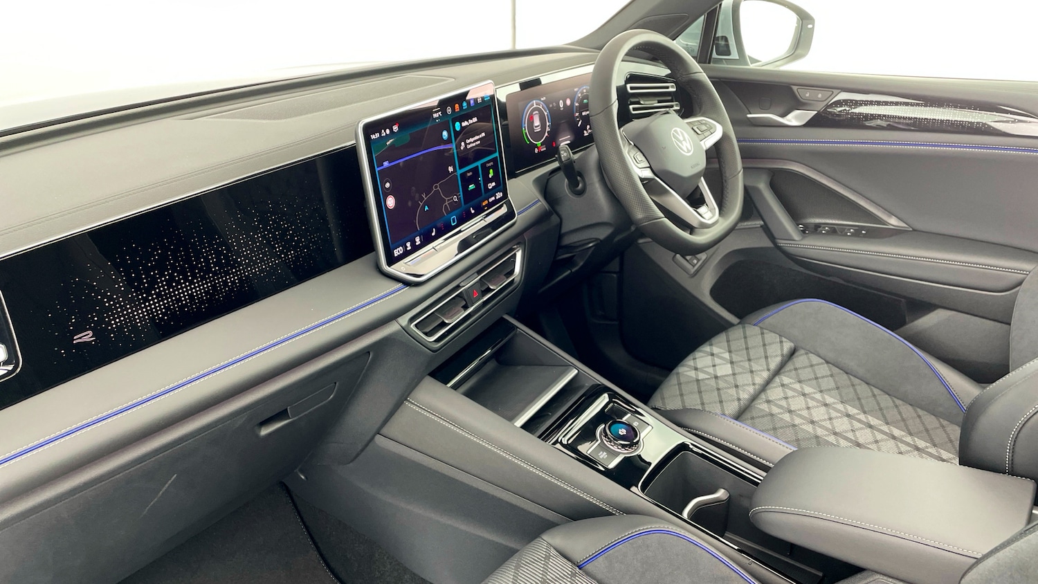 Used Volkswagen Tiguan 2025 for sale - 77619219: Photo 2