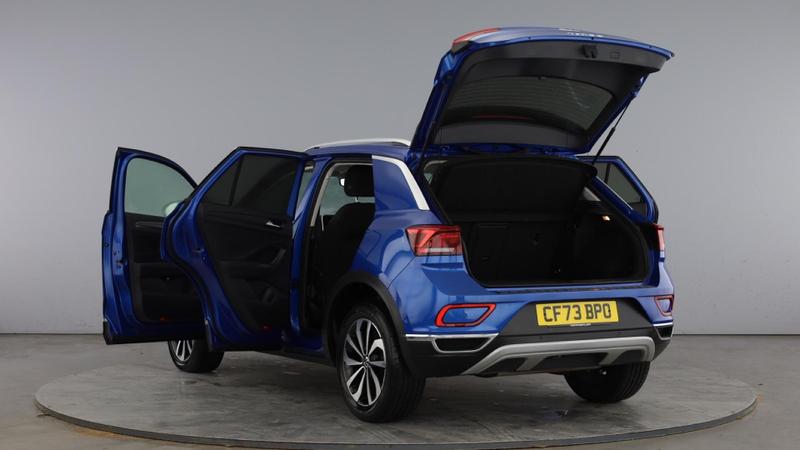 Used Volkswagen T-Roc 2023 for sale - 77161122: Photo 11