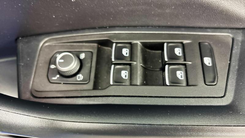 Used Volkswagen T-Roc 2023 for sale - 77161122: Photo 19