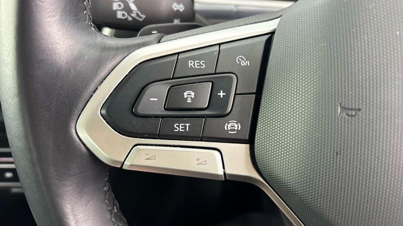 Used Volkswagen T-Roc 2023 for sale - 77161122: Photo 23