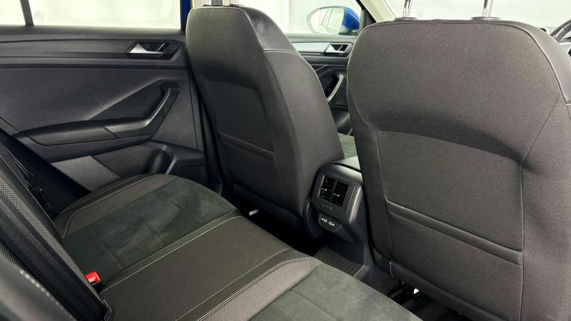 Used Volkswagen T-Roc 2023 for sale - 77161122: Photo 26