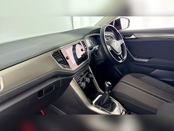 Used Volkswagen T-Roc 2020 for sale - 79137659: Photo