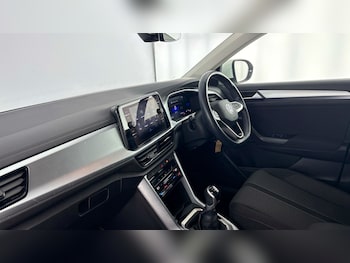 Used Volkswagen T-Roc 2023 for sale - 78656723: Photo