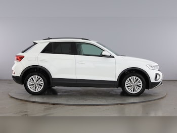 Used Volkswagen T-Roc 2023 for sale - 78656723: Photo