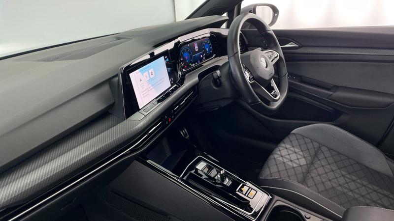 Used Volkswagen Golf 2023 for sale - 76631332: Photo 2