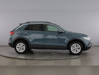 Used Volkswagen T-Roc 2023 for sale - 78647050: Photo