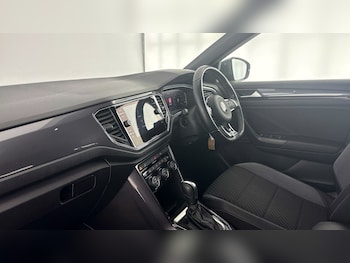 Used Volkswagen T-Roc 2021 for sale - 78748187: Photo