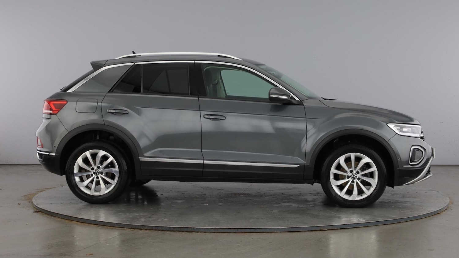 Used Volkswagen T-Roc 2022 for sale - 77602918: Photo 4