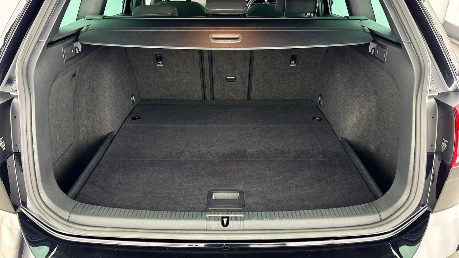 Used Volkswagen Golf 2019 for sale - 77791228: Photo 32