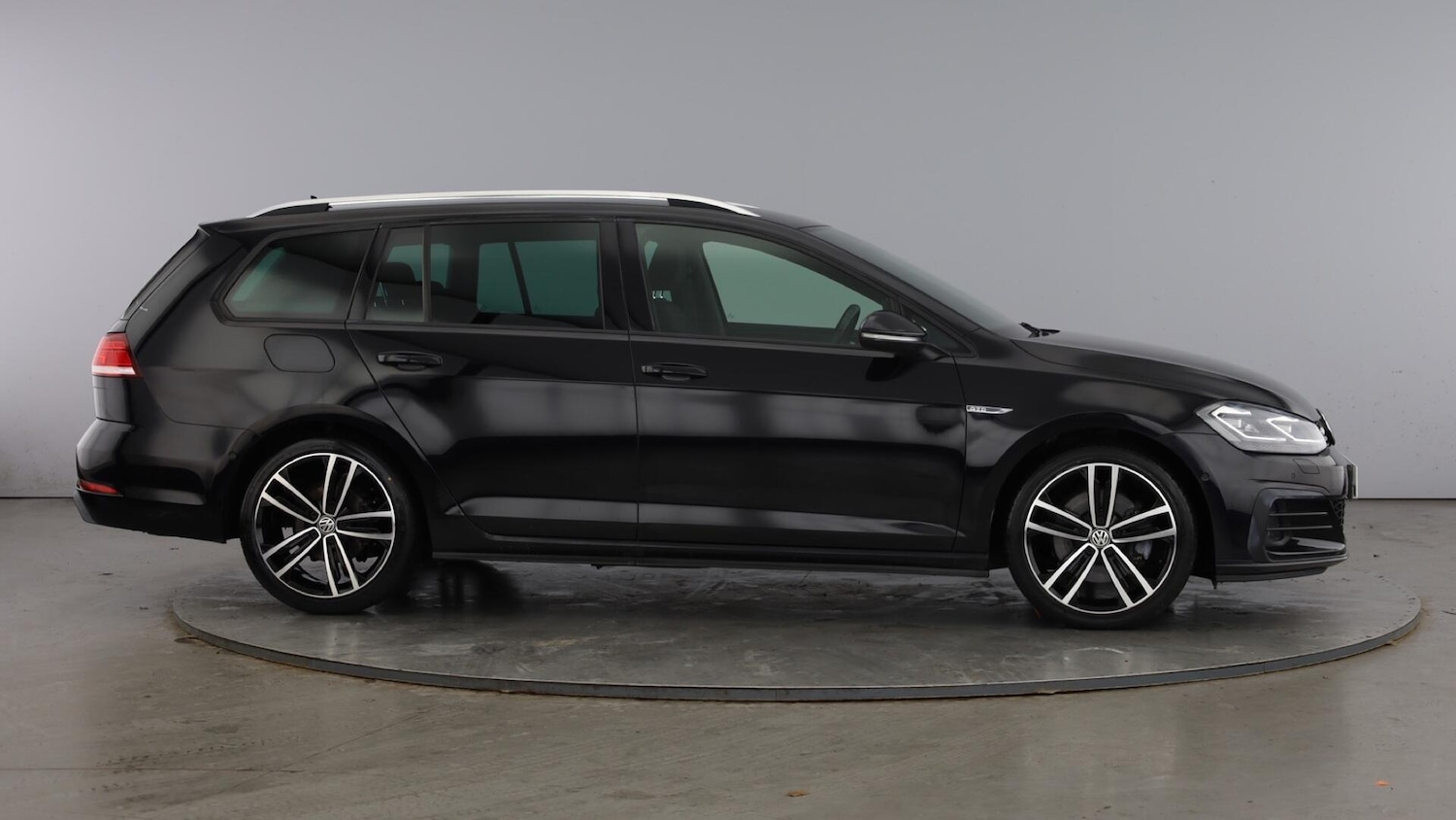 Used Volkswagen Golf 2019 for sale - 77791228: Photo 4