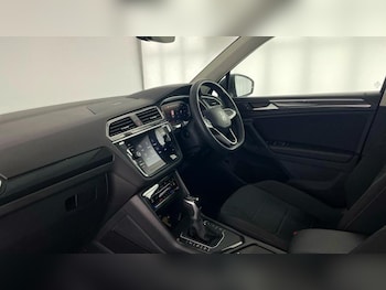 Used Volkswagen Tiguan 2023 for sale - 75504786: Photo
