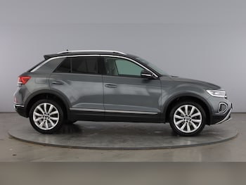 Used Volkswagen T-Roc 2022 for sale - 77791251: Photo
