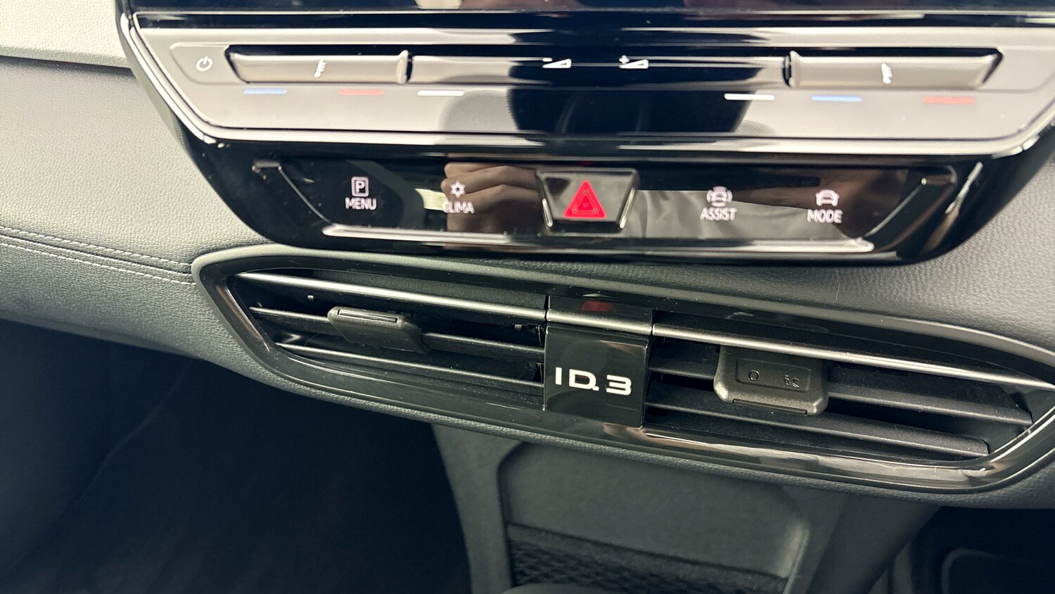 Used Volkswagen ID.3 2023 for sale - 77603038: Photo 8