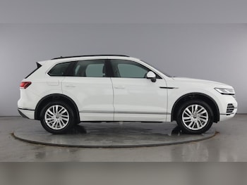 Used Volkswagen Touareg 2021 for sale - 75638900: Photo