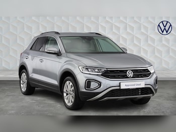 Used Volkswagen T-Roc 2025 for sale - 77708337: Photo