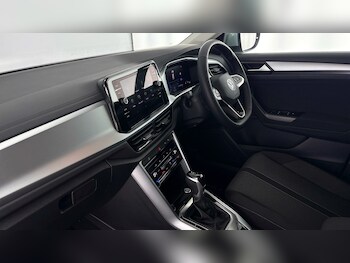 Used Volkswagen T-Roc 2025 for sale - 77708337: Photo