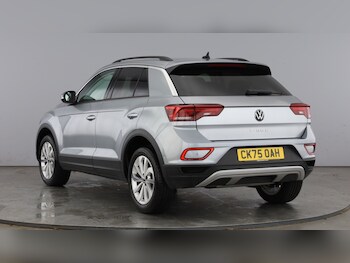 Used Volkswagen T-Roc 2025 for sale - 77708337: Photo