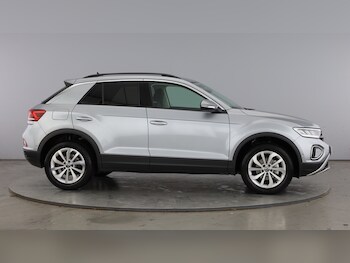 Used Volkswagen T-Roc 2025 for sale - 77708337: Photo