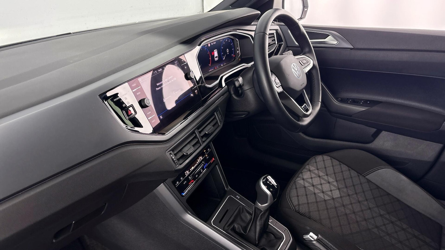 Used Volkswagen Polo 2023 for sale - 77708324: Photo 2