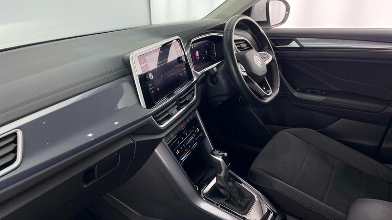 Used Volkswagen T-Roc 2023 for sale - 76146602: Photo 2
