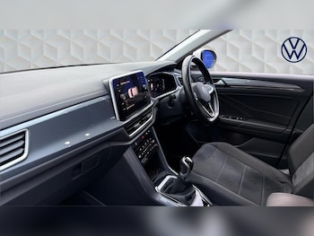 Used Volkswagen T-Roc 2022 for sale - 75995368: Photo