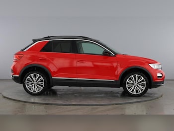 Used Volkswagen T-Roc 2018 for sale - 76476809: Photo