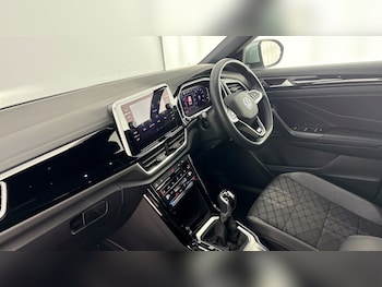 Used Volkswagen T-Roc 2024 for sale - 78381598: Photo