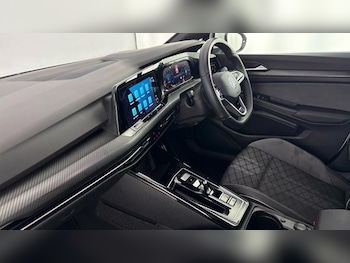 Used Volkswagen Golf 2024 for sale - 77339939: Photo