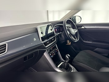 Used Volkswagen T-Roc 2022 for sale - 79037290: Photo