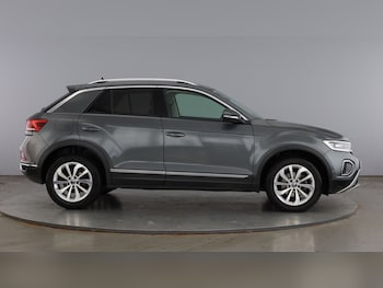 Used Volkswagen T-Roc 2022 for sale - 79037290: Photo