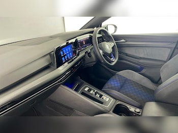 Used Volkswagen Golf 2021 for sale - 76170470: Photo