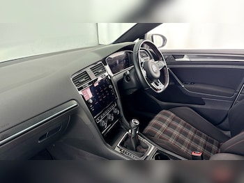 Used Volkswagen Golf 2019 for sale - 78628267: Photo