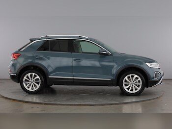 Used Volkswagen T-Roc 2024 for sale - 78300680: Photo