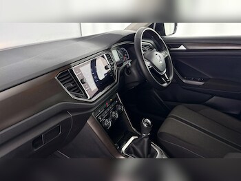 Used Volkswagen T-Roc 2019 for sale - 77708333: Photo