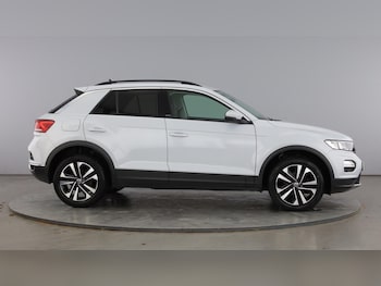 Used Volkswagen T-Roc 2021 for sale - 77515840: Photo