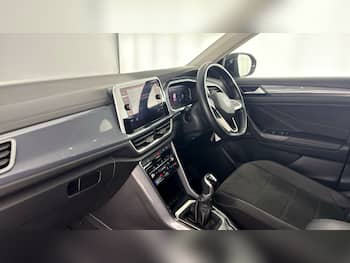 Used Volkswagen T-Roc 2023 for sale - 79765629: Photo