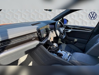 Used Volkswagen Touareg 2025 for sale - 77515876: Photo