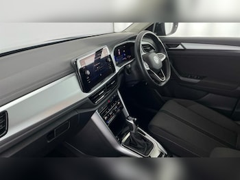 Used Volkswagen T-Roc 2024 for sale - 75822898: Photo