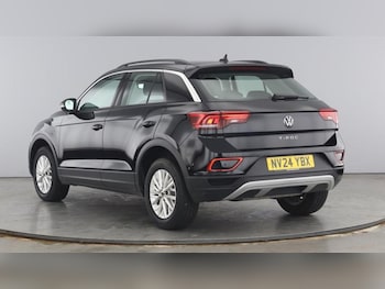 Used Volkswagen T-Roc 2024 for sale - 75822898: Photo