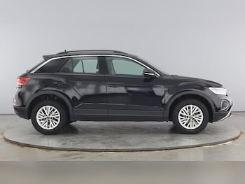 Used Volkswagen T-Roc 2024 for sale - 75822898: Photo