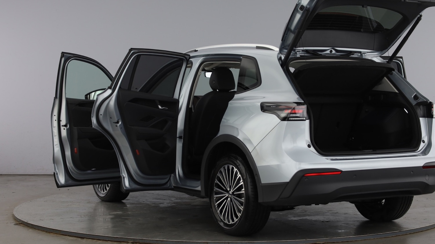 Used Volkswagen Tiguan 2025 for sale - 77746016: Photo 12