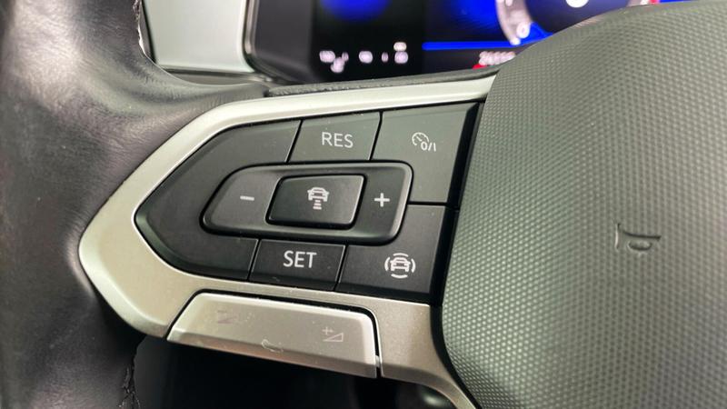 Used Volkswagen T-Roc 2022 for sale - 76452749: Photo 23