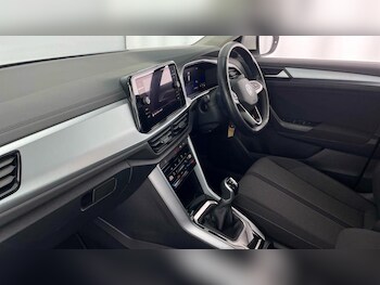 Used Volkswagen T-Roc 2022 for sale - 76452749: Photo