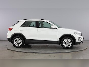 Used Volkswagen T-Roc 2022 for sale - 76452749: Photo