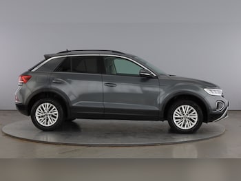Used Volkswagen T-Roc 2023 for sale - 79263863: Photo