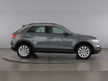 Used Volkswagen T-Roc 2020 for sale - 77602856: Photo