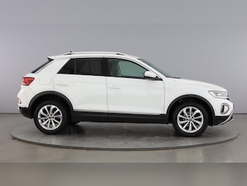 Used Volkswagen T-Roc 2022 for sale - 76588331: Photo